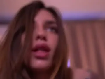 Chaturbate Live Sex Cam of deeptalkss_