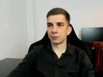 Chaturbate Live Sex Cam of ryandusk