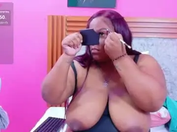 Chaturbate Live Sex Cam of curvyhomebebe