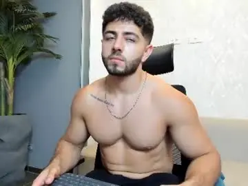 Chaturbate Live Sex Cam of thiago_moretti