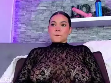 Chaturbate Live Sex Cam of diamond_canela