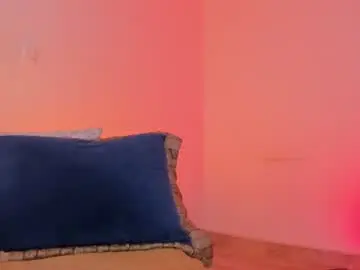 Chaturbate Live Sex Cam of luisah_
