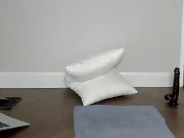 Chaturbate Live Sex Cam of bigtroublelittlechina
