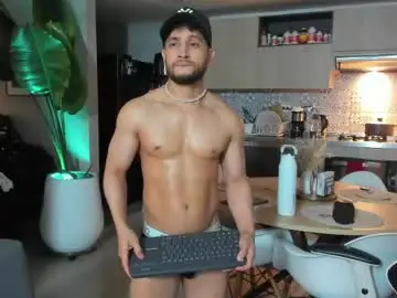 Chaturbate Best live sex cam show of paul_reyborg