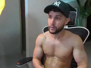 Chaturbate Live Sex Cam of paul_reyborg