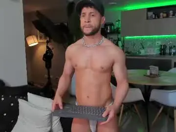 Chaturbate Adult Video Chat of paul_reyborg