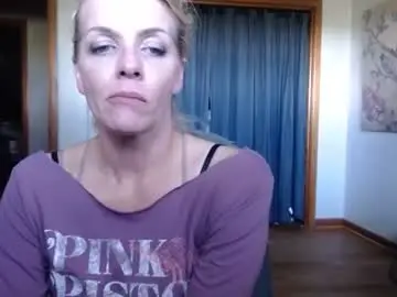 Chaturbate Live Sex Cam of sexi_chrisly