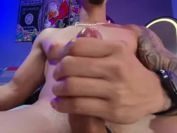 Chaturbate Live Porn of camiloalvarezzz3