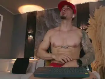 Chaturbate Live Sex Cam of camiloalvarezzz3