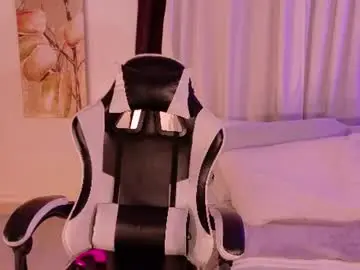 Chaturbate Live Sex Cam of chloemoreti