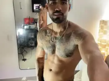 Chaturbate Live Sex Cam of myke_esthetic