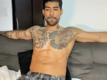 Chaturbate Live Sex Cam of myke_esthetic