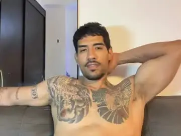 Chaturbate Live Sex Cam of myke_esthetic