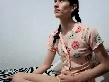 Chaturbate Best live sex cam show of safiro_queen