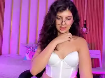 Chaturbate Live Sex Cam of bella_cuttee