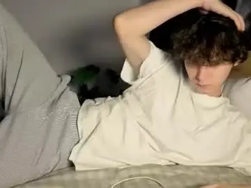 Chaturbate Live Sex Cam of doedeeer
