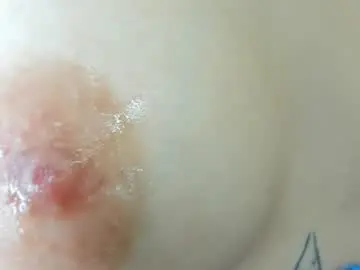 Chaturbate Live Sex Cam of allicepetit