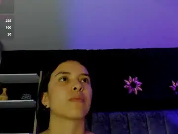 Chaturbate Live Sex Cam of cherrybombs_