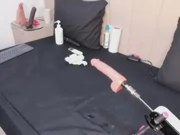 Chaturbate Live Sex Cam of agatha_steel20