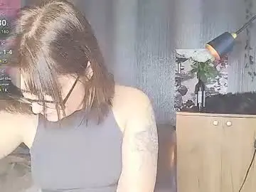 Chaturbate Live Sex Cam of lilyravelle