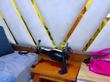 Chaturbate Live Sex Cam of luna_naughty1
