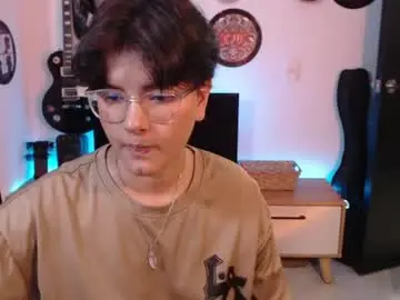 Chaturbate Live Sex Cam of soph_ie1