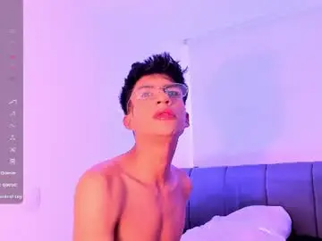 Chaturbate Best live sex cam show of erick_velveth