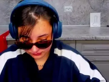 Chaturbate Live Sex Cam of nikkirise