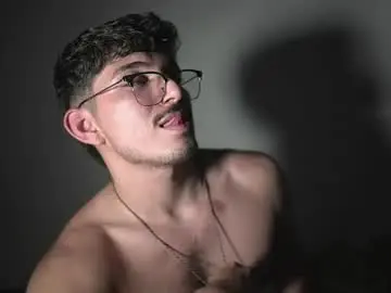 Chaturbate Free Porn Cam of simoon_01