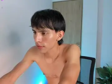 Chaturbate Free Live Porn of andrew_courtz