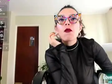 Chaturbate Free Live Porn of polybarnett