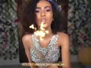Chaturbate Live Sex Cam of amnie_