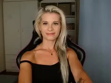 Chaturbate Nude Webcam of kristineamore