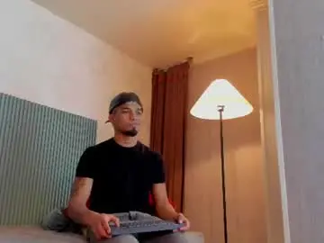 Chaturbate Watch Live Sex Cams of beako_strong