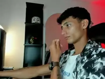 Chaturbate Live Porn of maximo_romano