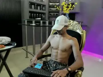 Chaturbate Free Porn Cam of maximo_romano