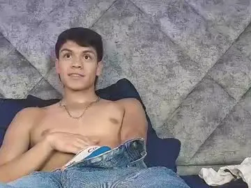 Chaturbate Live Sex Cam of kairo_tentation