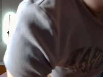 Chaturbate Sex Chat of lorapuffs