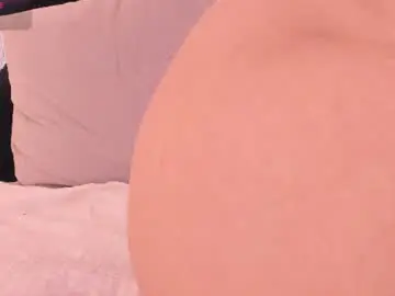 Chaturbate Live Sex Cam of crysta_lrose_