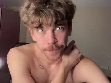 Chaturbate Live Sex Cam of luca_syn
