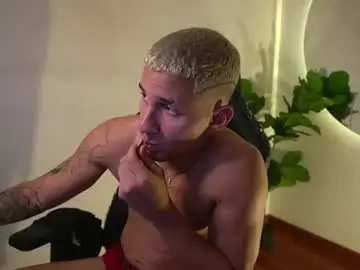 Chaturbate Best live sex cam show of thin_tommy11
