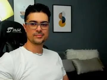 Chaturbate Free Porn Cam of adam_clarke