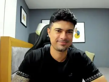 Chaturbate Live Porn of adam_clarke