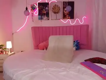 Chaturbate Nude Webcam of jessika_horny01