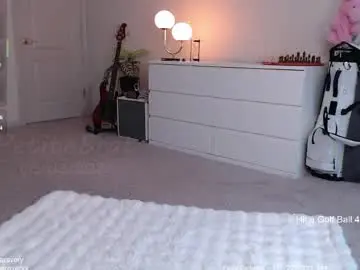 Chaturbate Watch Live Sex Cams of petitebrat