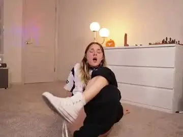 Chaturbate Watch Live Sex Cams of petitebrat