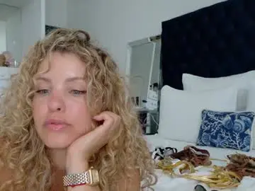 Chaturbate Adult Video Chat of theislandgirl