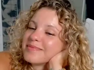 Chaturbate Free Porn Cam of theislandgirl