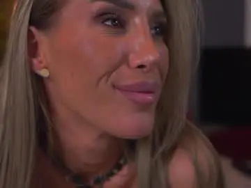 Chaturbate Adult Video Chat of evelyn_evyy