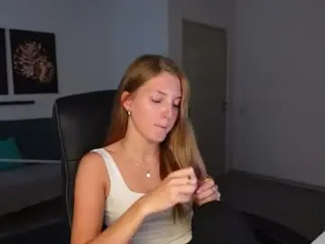 Chaturbate Watch Live Sex Cams of agelina_summer
